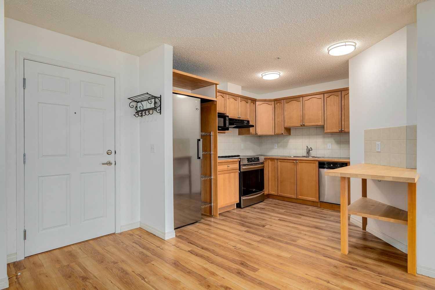 128 Centre AVE #301, Cochrane, AB T4C1Z4
