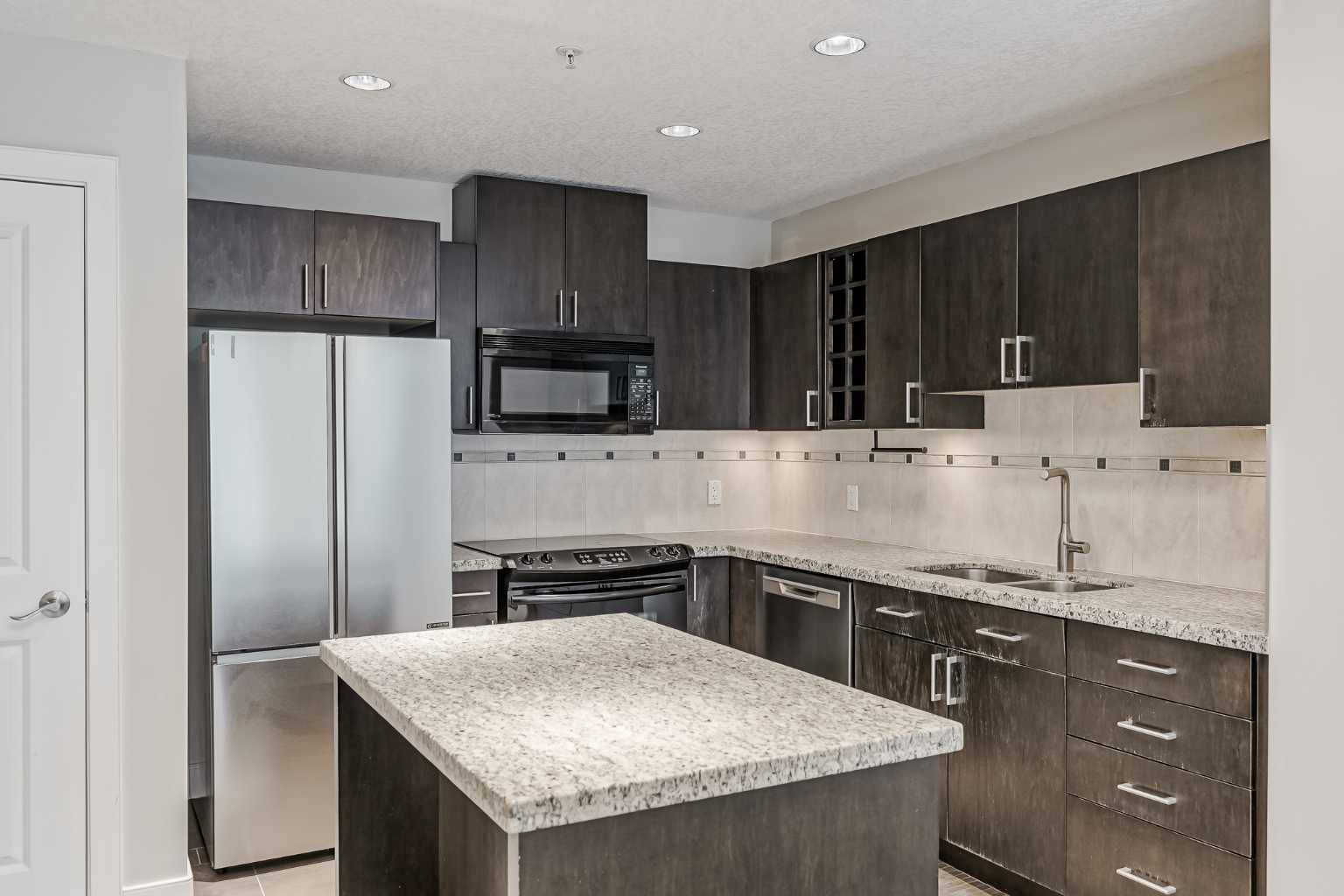 Calgary, AB T3C 3X6,77 Spruce PL Southwest #405