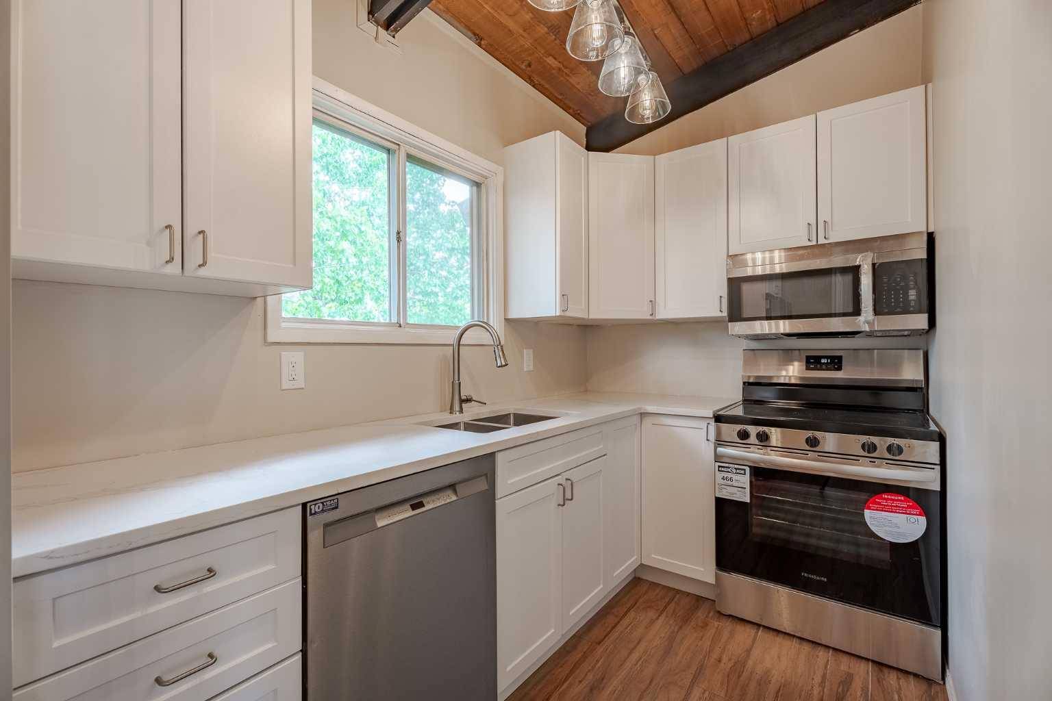 Calgary, AB T2W 1Y6,5 Street SW #11016