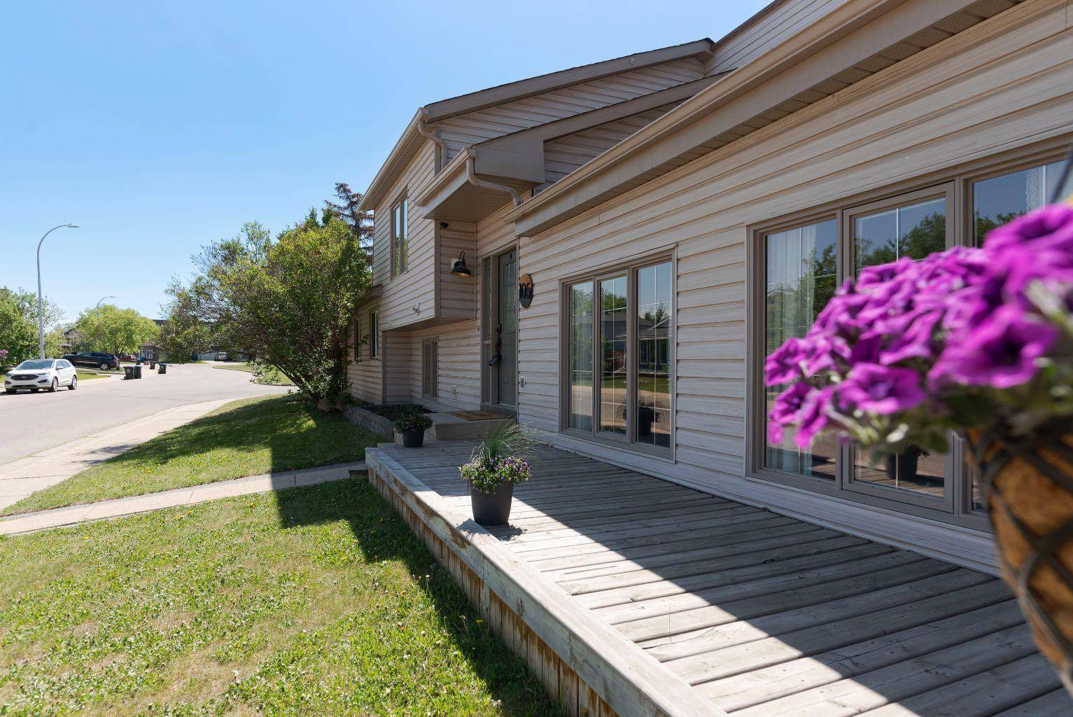 Fort Mcmurray, AB T9K 1A7,105 Whiteoak Garden