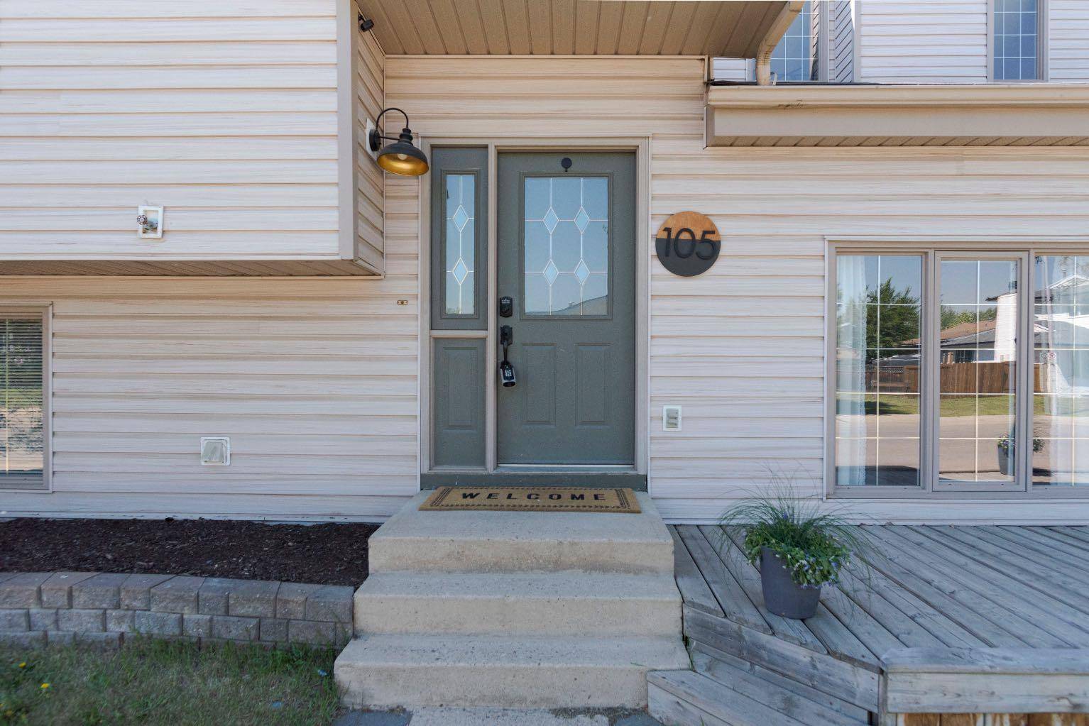 Fort Mcmurray, AB T9K 1A7,105 Whiteoak Garden
