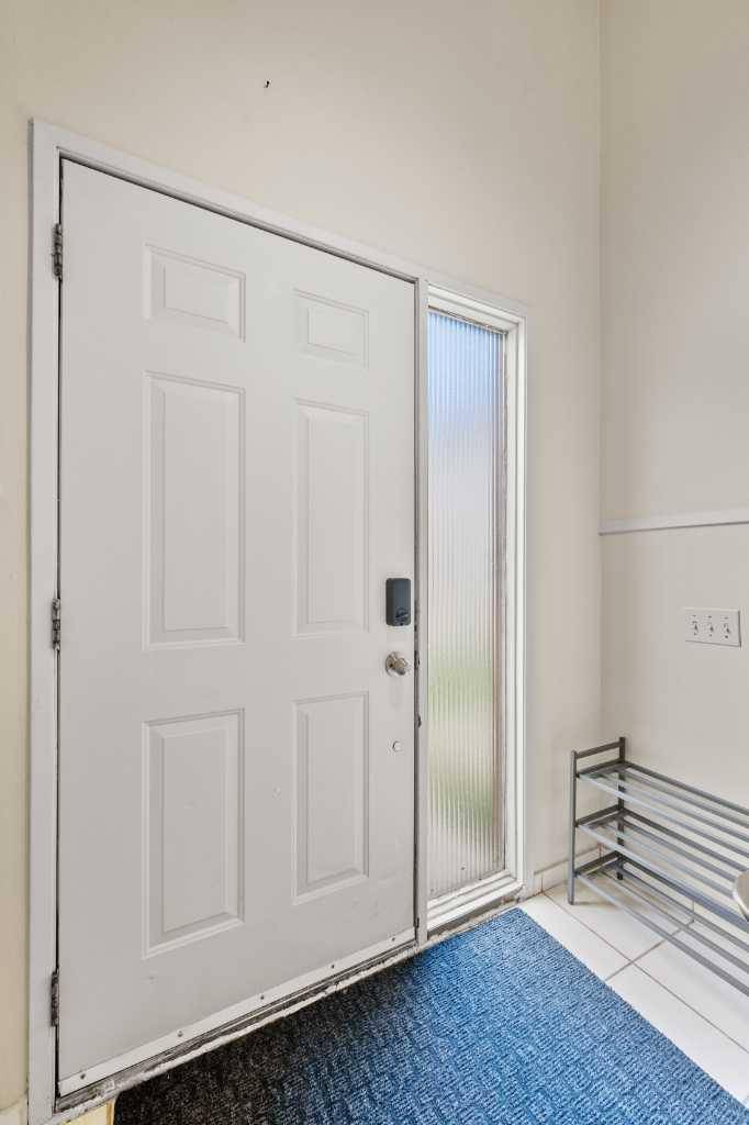 Calgary, AB T2C 1C1,7630 Ogden RD SE #3