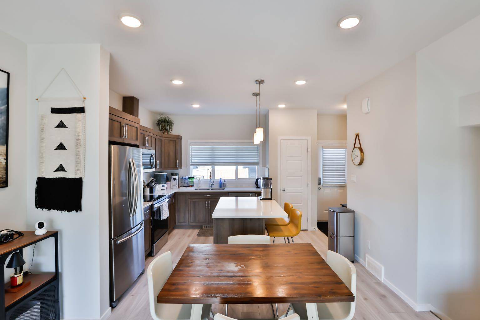 Lethbridge, AB T1K8J7,2824 47 ST S