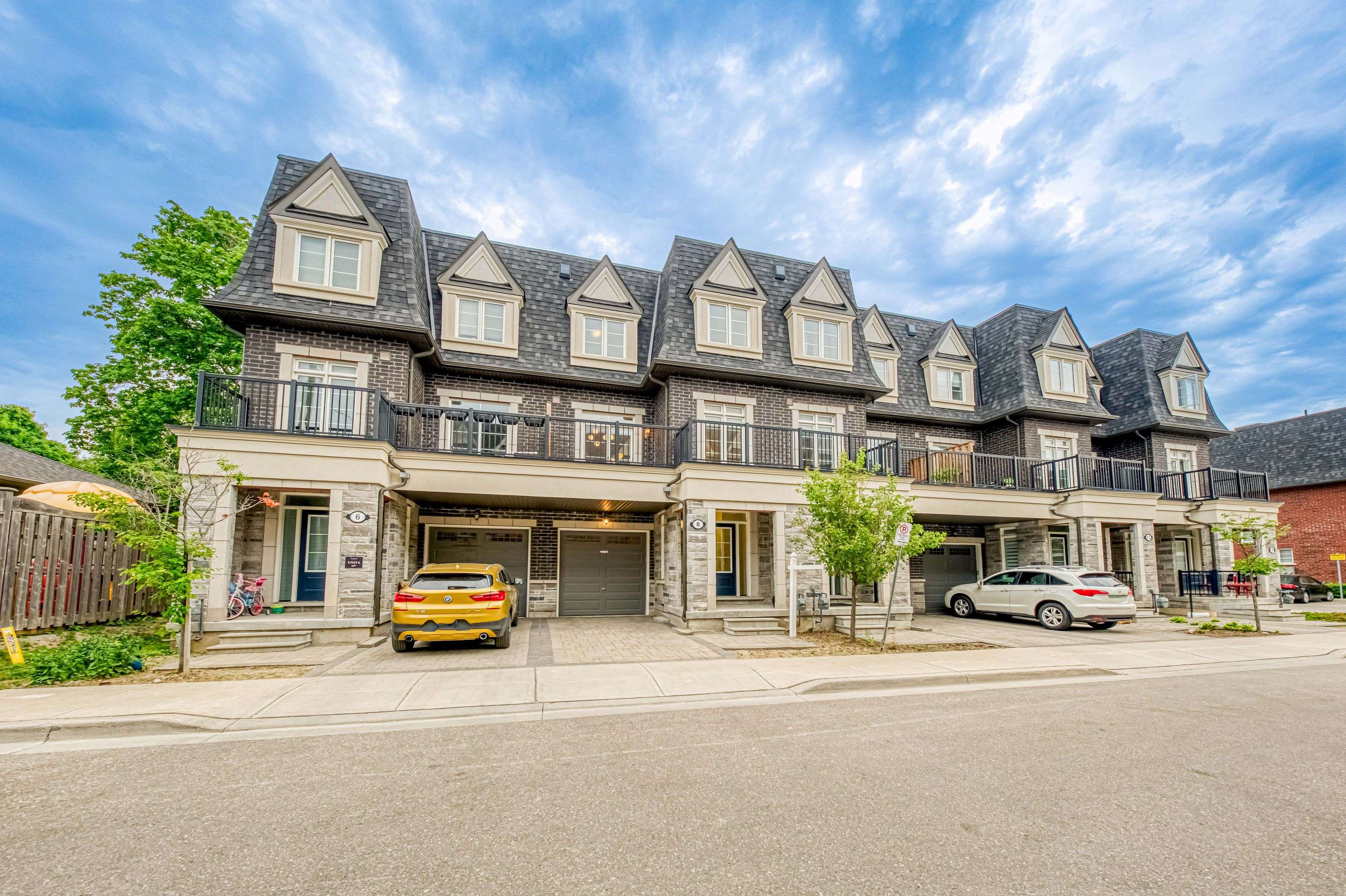 Richmond Hill, ON L4C 5S4,8 Deep River LN