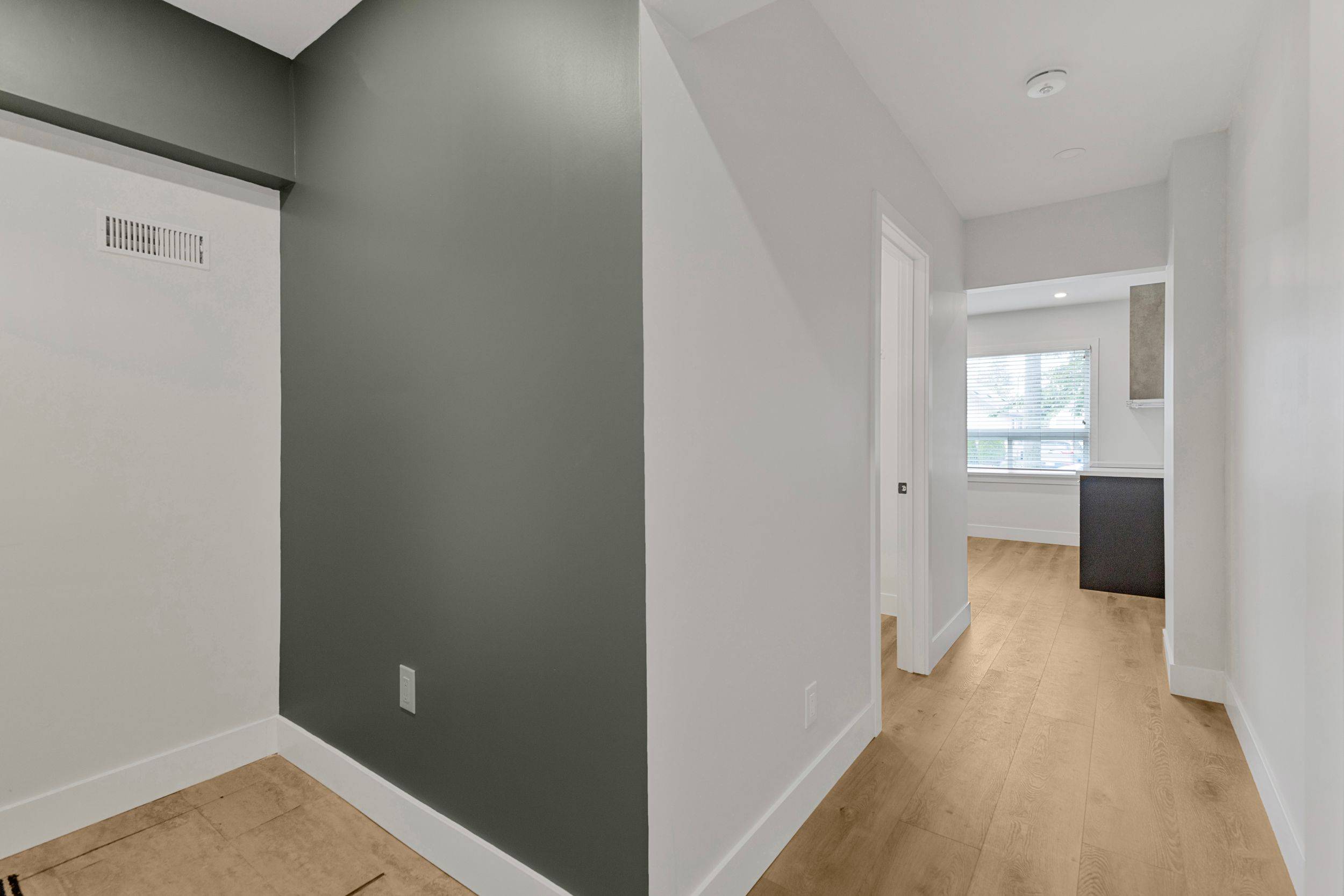 Hamilton, ON L8H 5R9,166 Julian AVE #2
