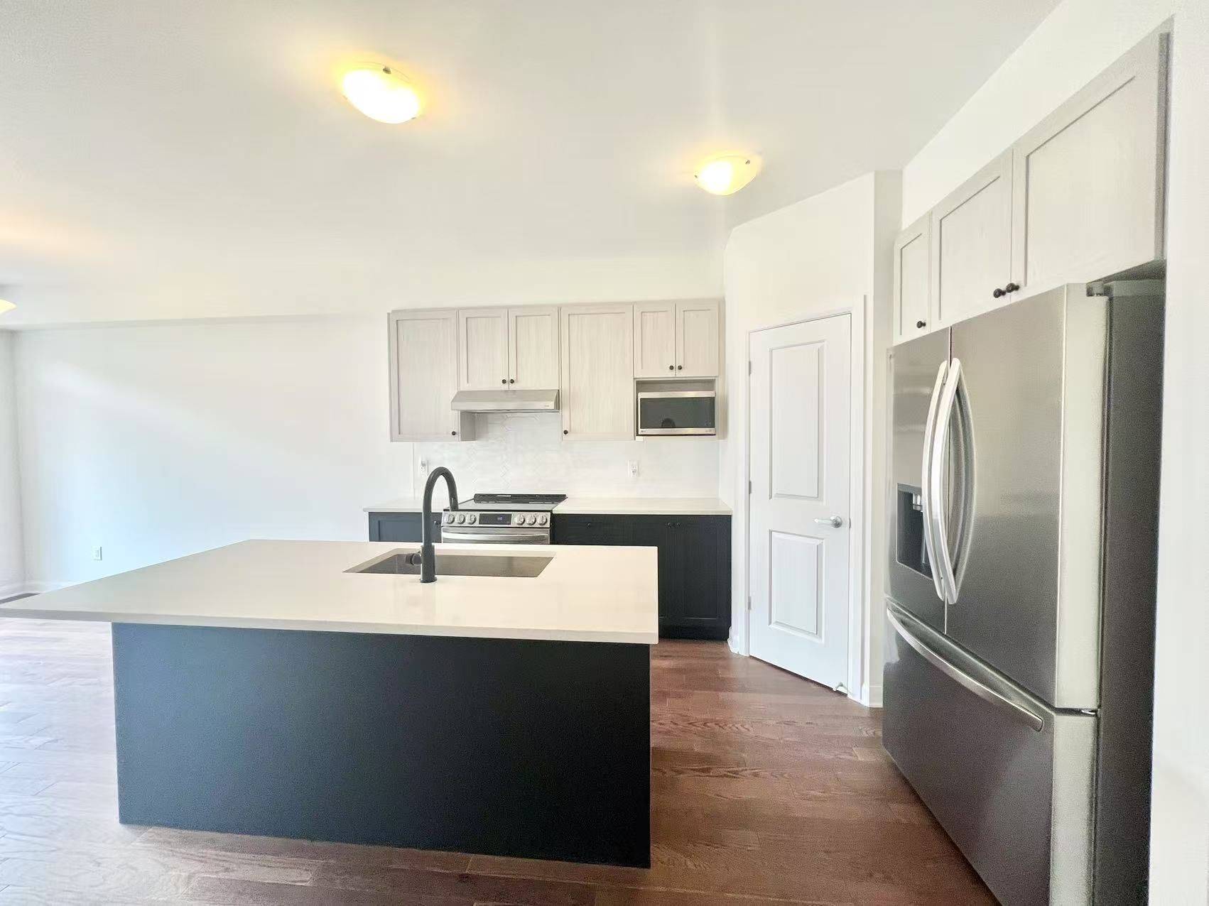Kanata, ON K2W 0K7,165 Gosling CRES #Main & Second floor