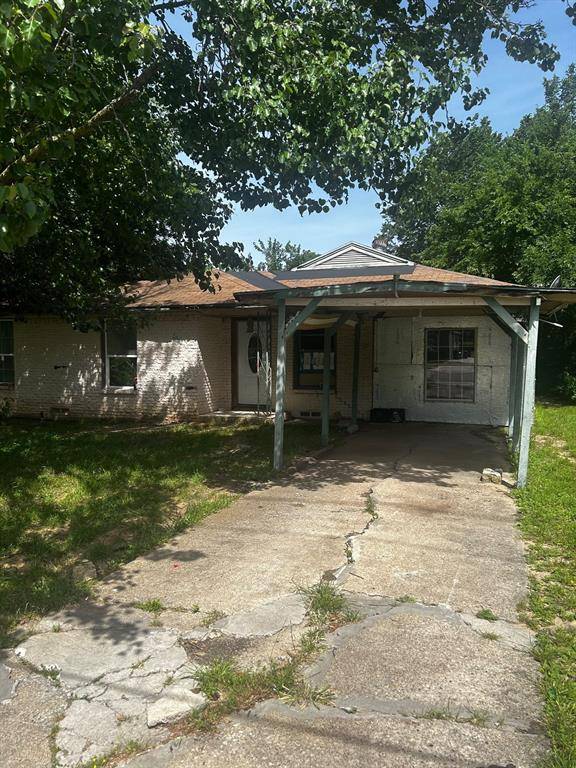 2007 Rayburn Avenue,  Mesquite,  TX 75149