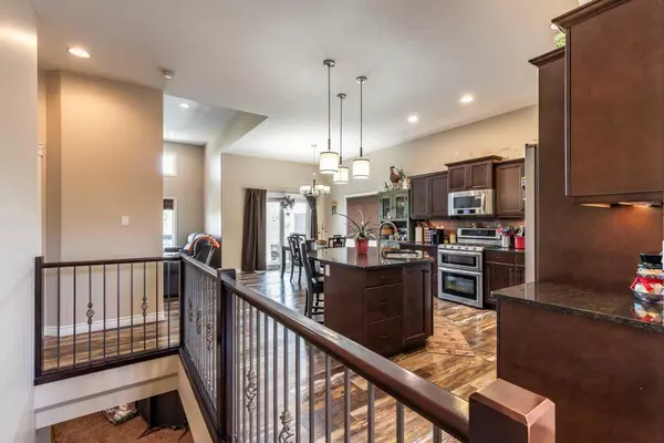 Medicine Hat, AB T1B0N3,376 Somerside CRES SE