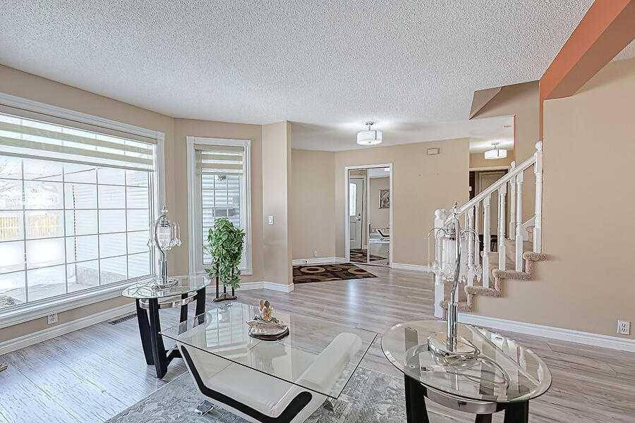 Calgary, AB T1Y 6T4,156 Eldorado Close NE
