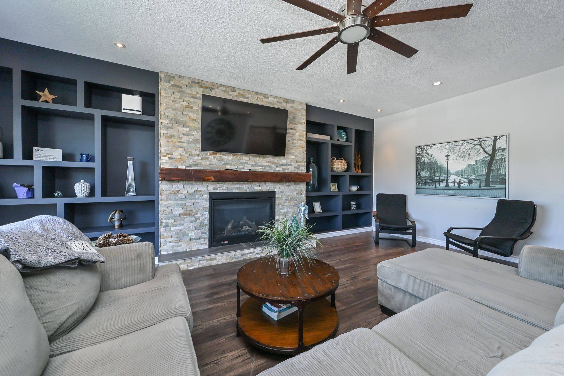 Barrie, ON L4M 0C5,24 Tascona CT