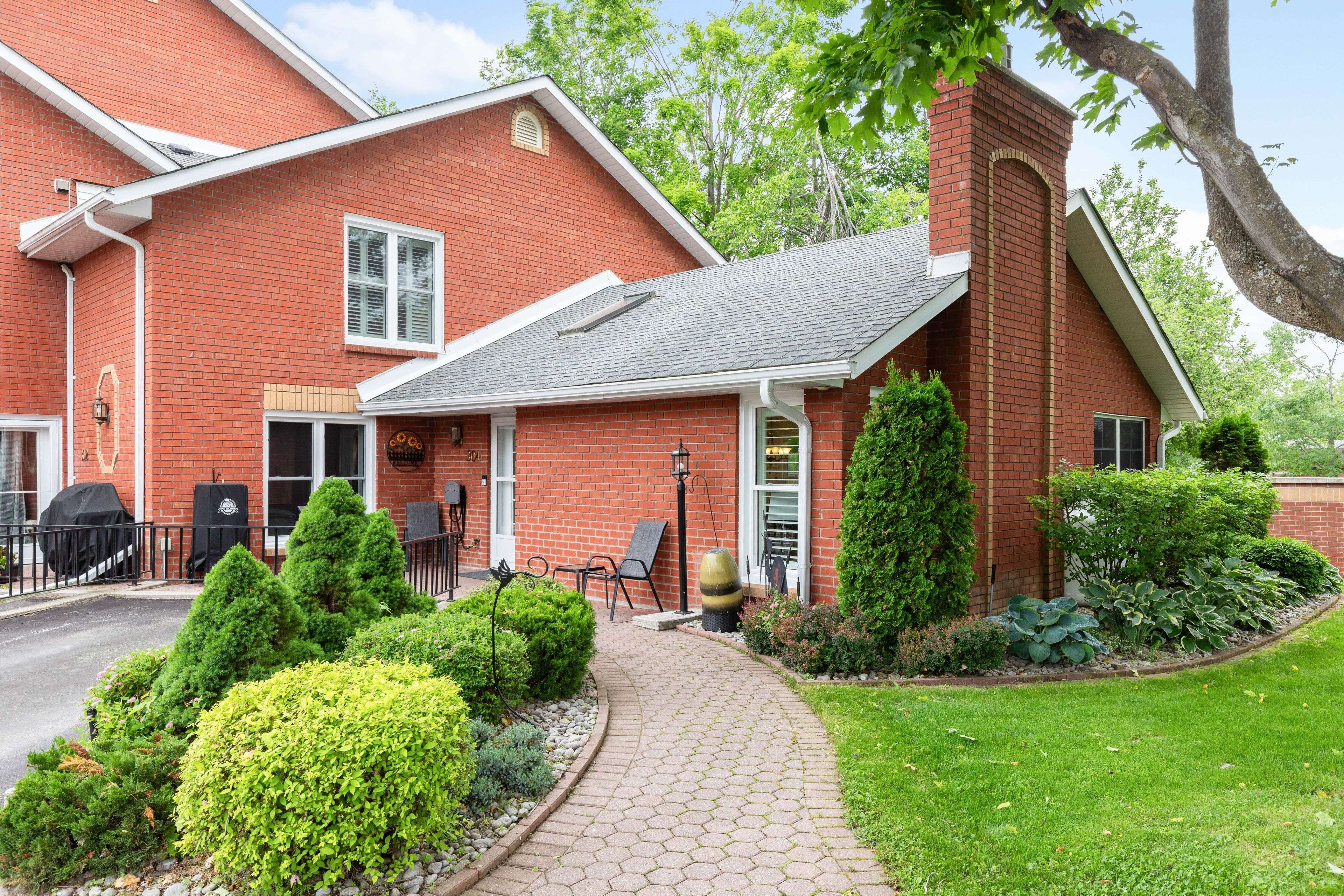 Kawartha Lakes, ON K0M 1A0,1 Sherwood ST #304