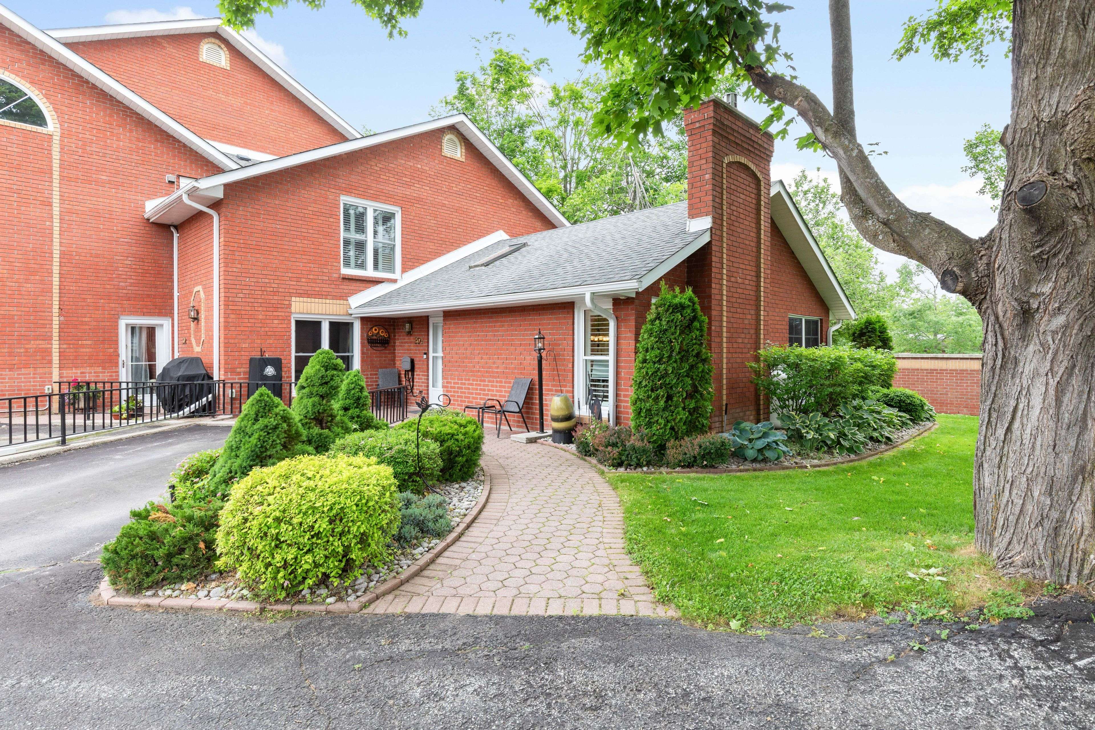 Kawartha Lakes, ON K0M 1A0,1 Sherwood ST #304