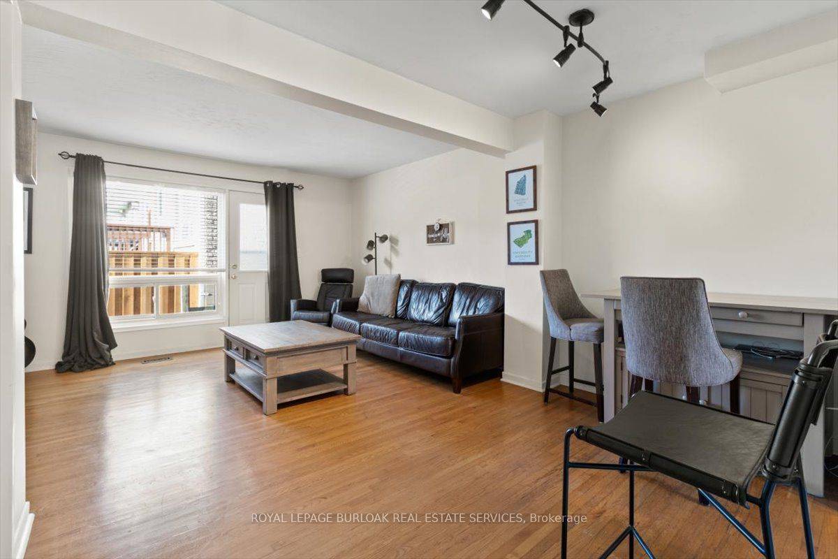 Hamilton, ON L9H 4L1,11 Colmar PL #2