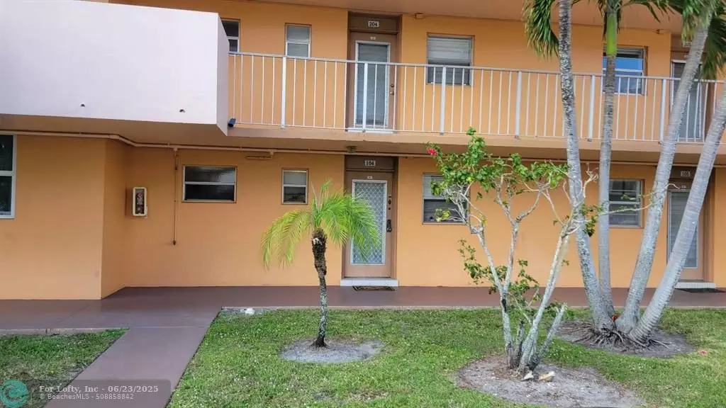 Lauderdale Lakes, FL 33313,3001 NW 46th Ave #104