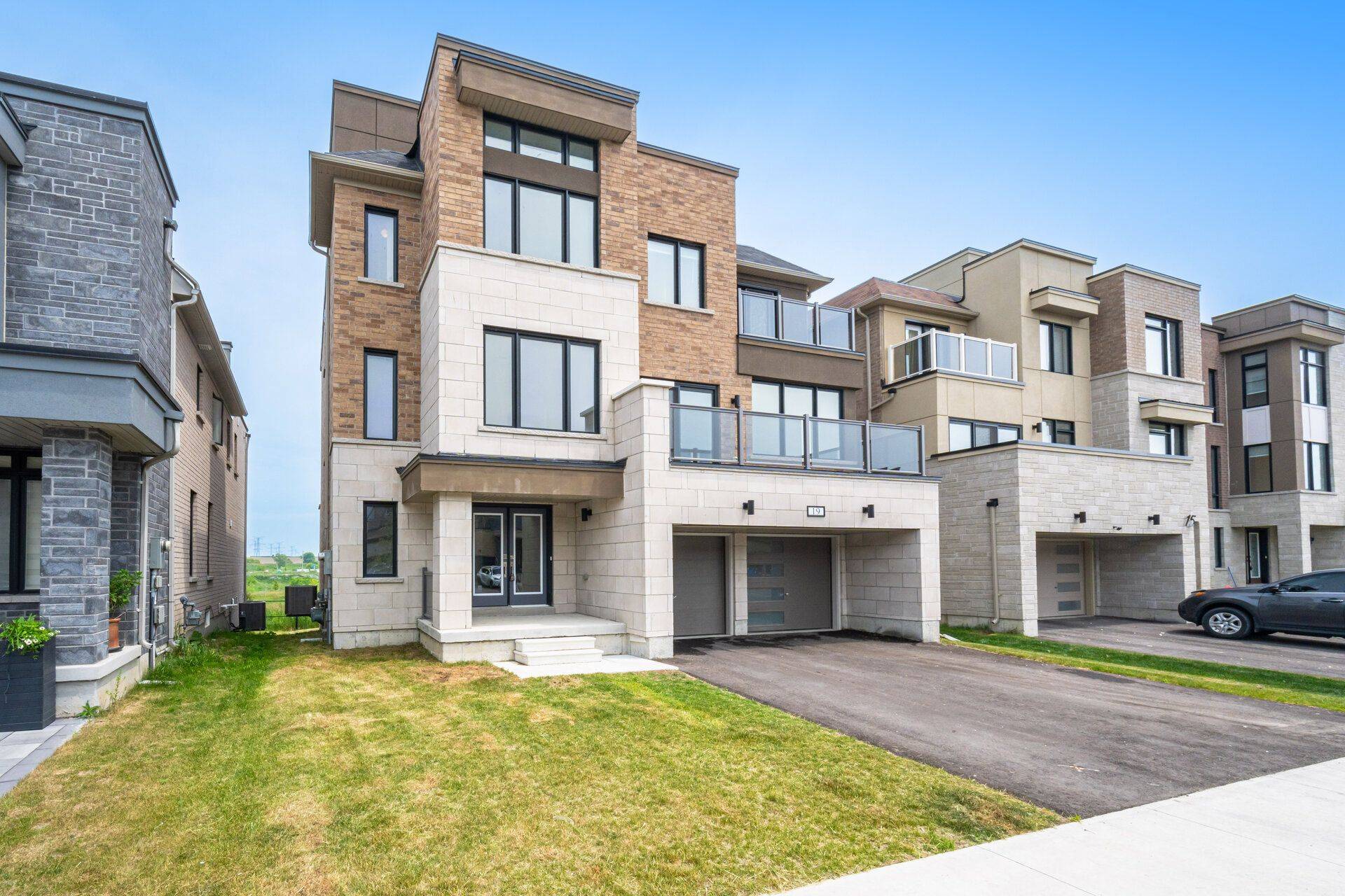 Clarington, ON L1C 4B1,19 Yacht DR
