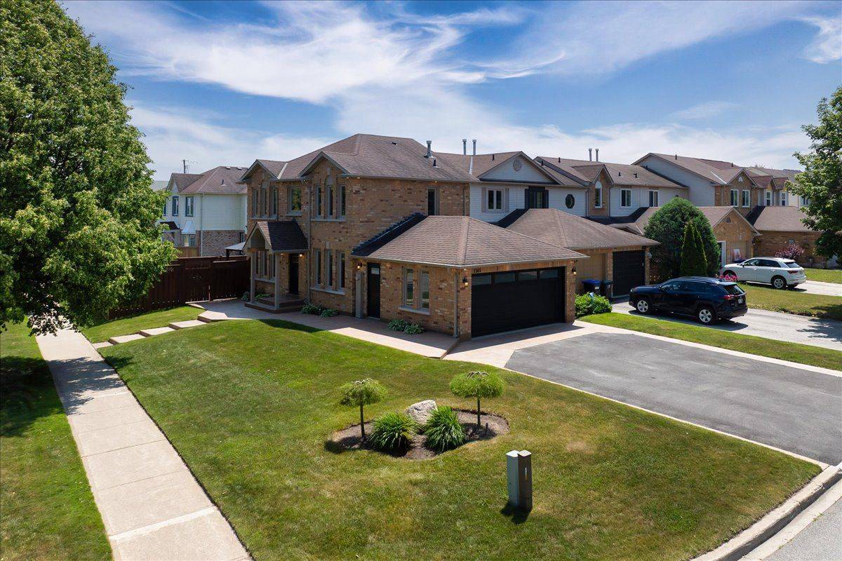 Innisfil, ON L9S 1X5,1245 Huron CT