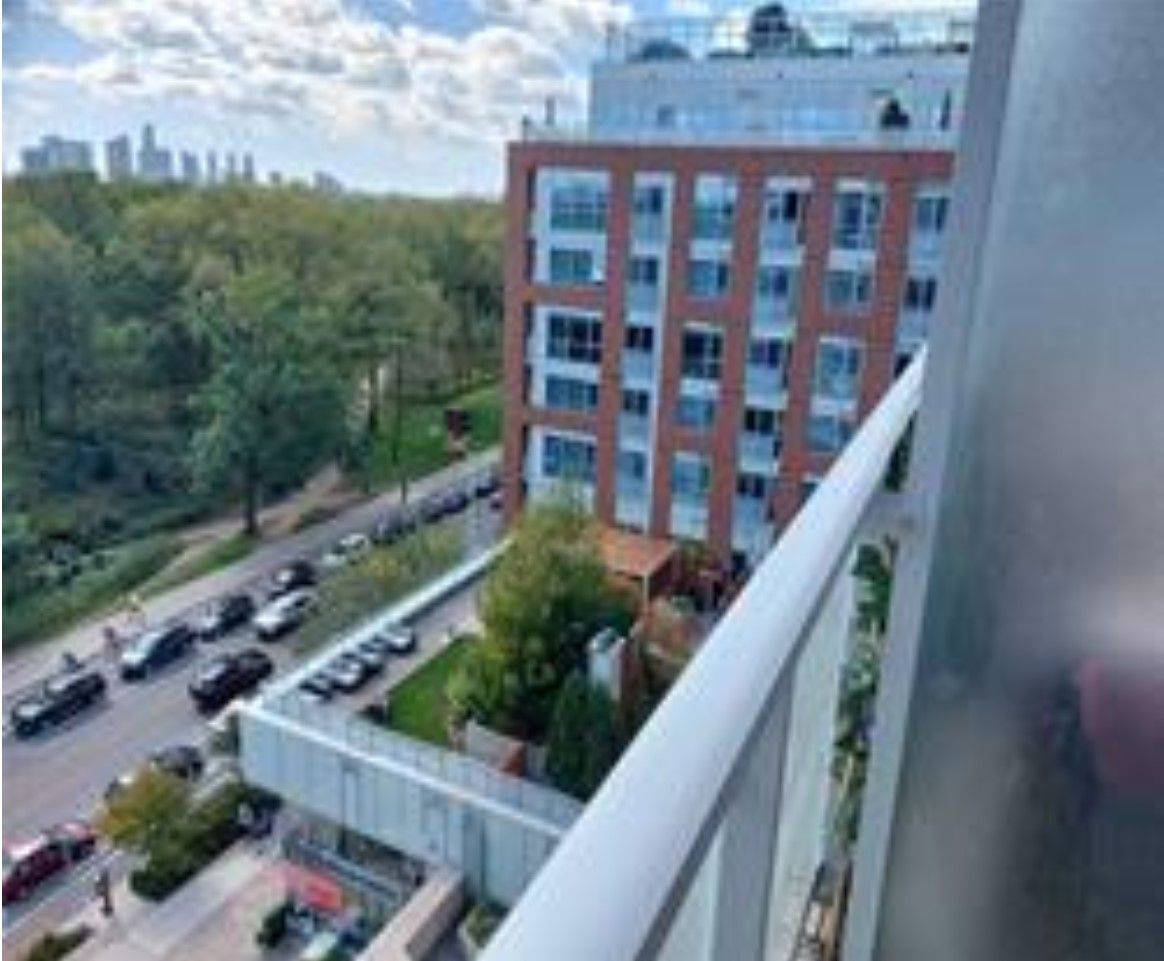 Toronto W02, ON M6P 0A2,1830 Bloor ST W #815