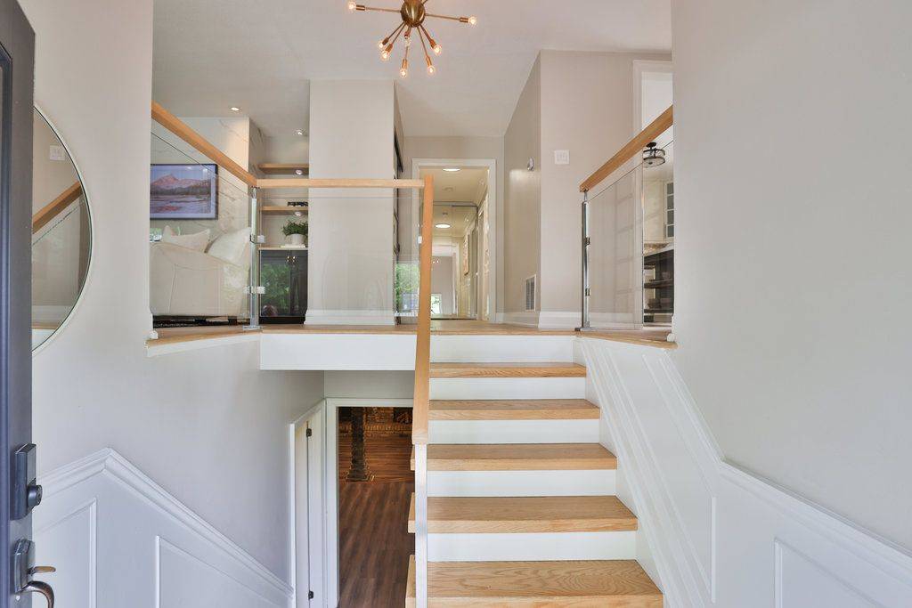 Burlington, ON L7M 1W4,3354 BRISTOL DR