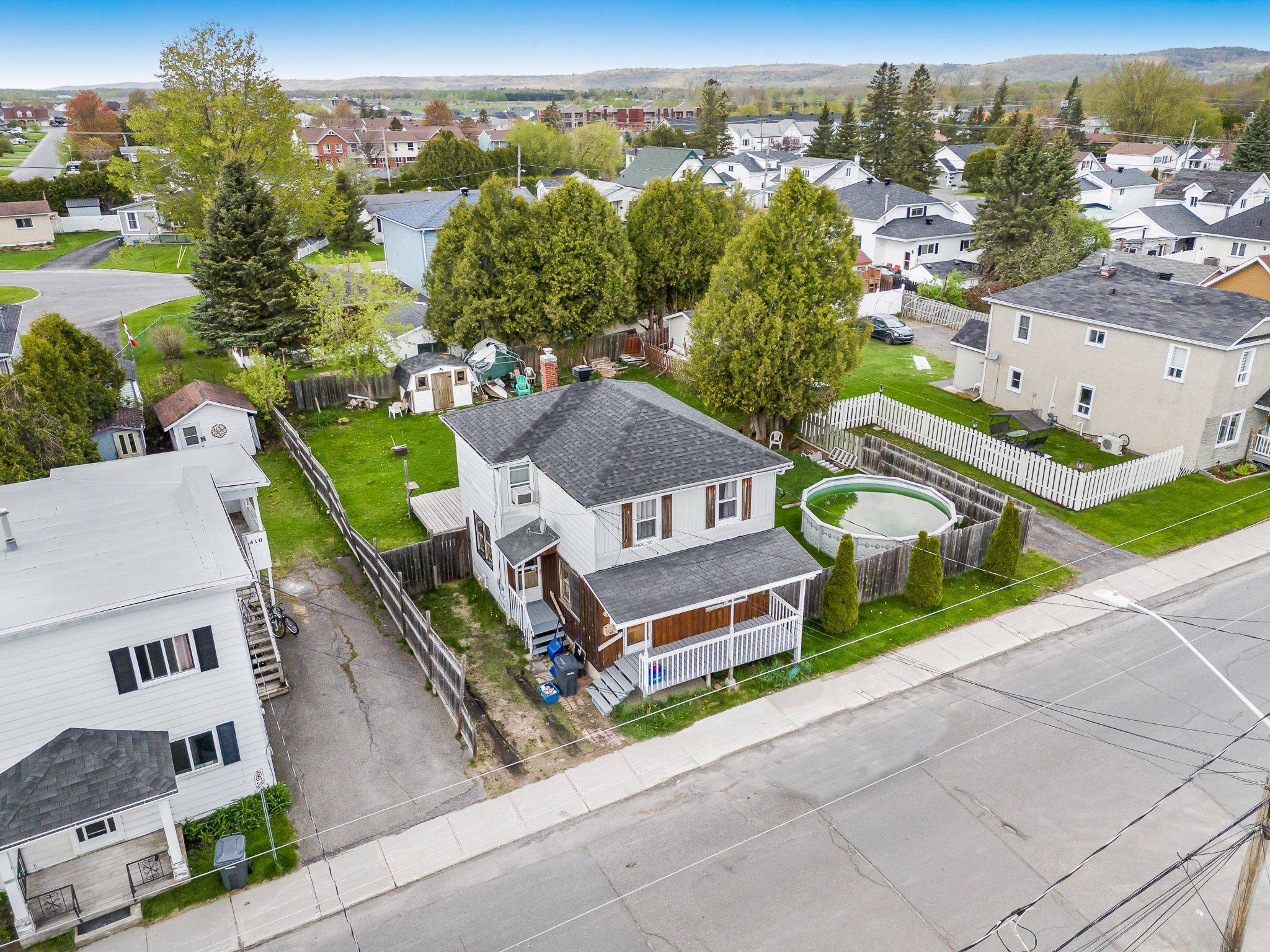 Hawkesbury, ON K6A 2P2,404 Kitchener ST
