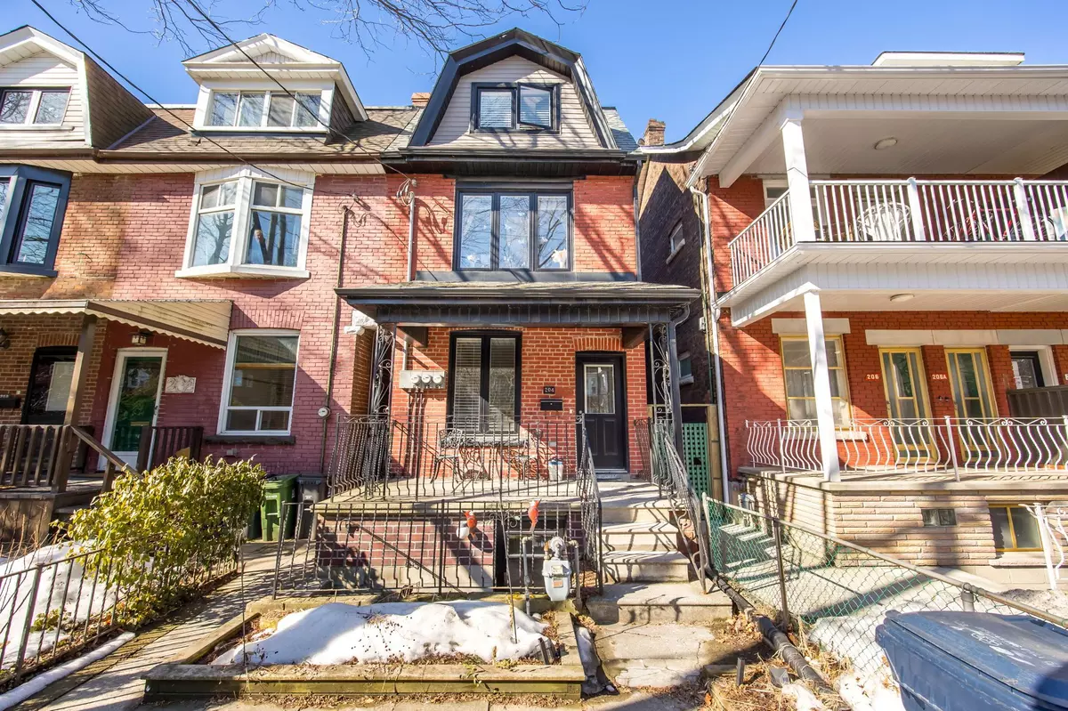 Toronto C01, ON M6J 2Y5,204 Roxton RD