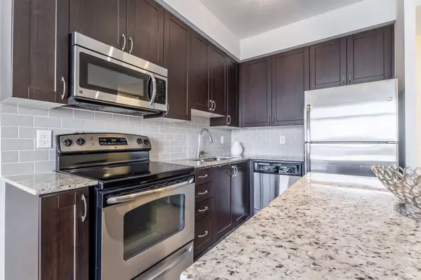 Burlington, ON L7L 0E4,1940 IRONSTONE DR #311