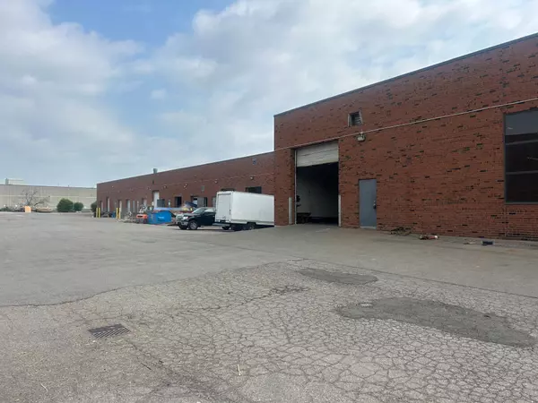 Brampton, ON L6T 4N3,4 Alfred Kuehne BLVD #3