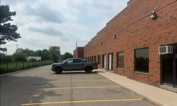 Brampton, ON L6T 4N3,4 Alfred Kuehne BLVD #3