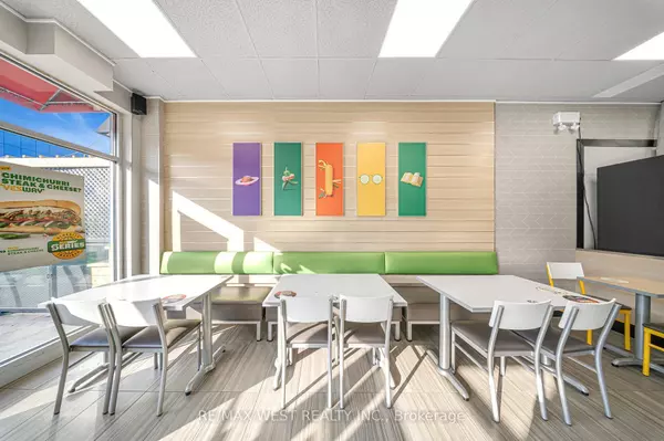 Mississauga, ON L5T 1S5,90 Courtneypark DR #2