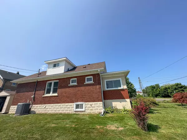 Niagara Falls, ON L2E 2T3,5212 BRIDGE ST
