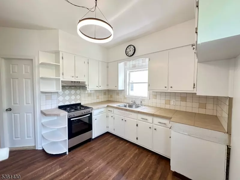 9 Cambridge Ave #1, Garfield City, NJ 07026