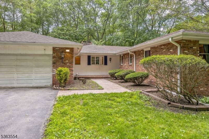 Kinnelon Boro, NJ 07405,3 Christine Ct