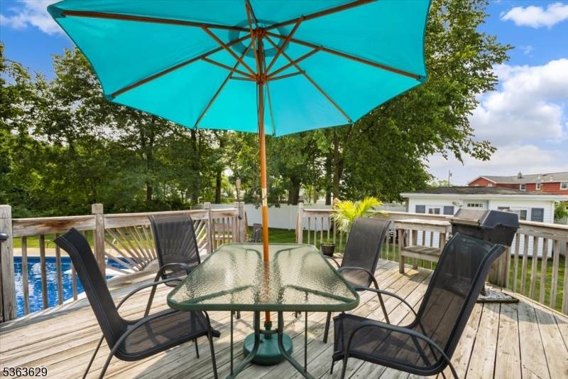 Totowa Boro, NJ 07512,16 Craig Ct