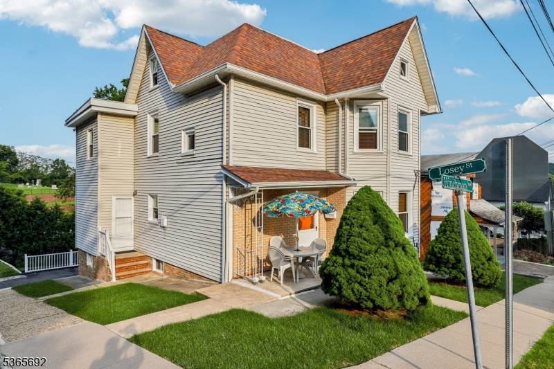 Dover Town, NJ 07801,32 Hinchman Ave
