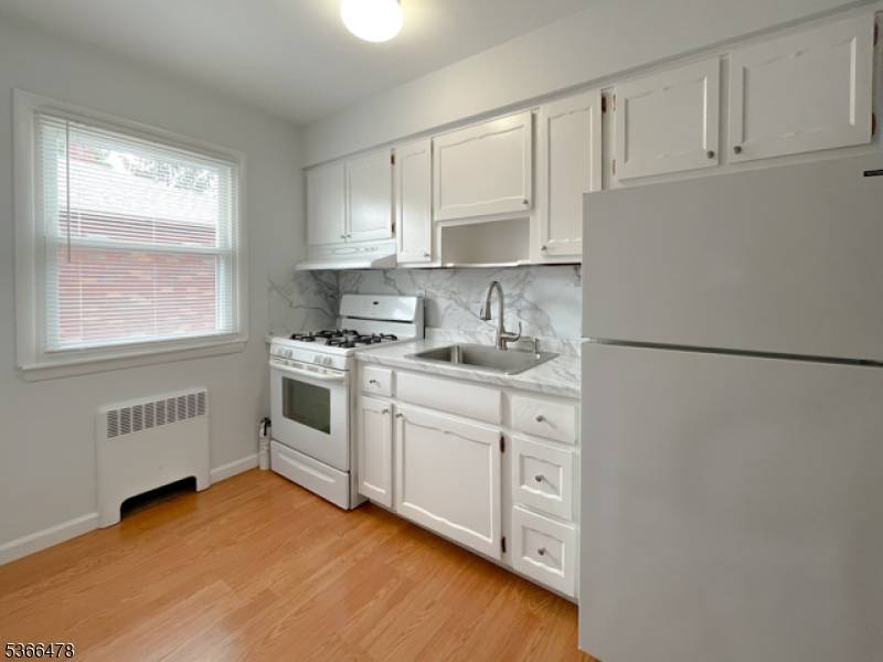 Belleville Twp., NJ 07109,76 Frederick St #4
