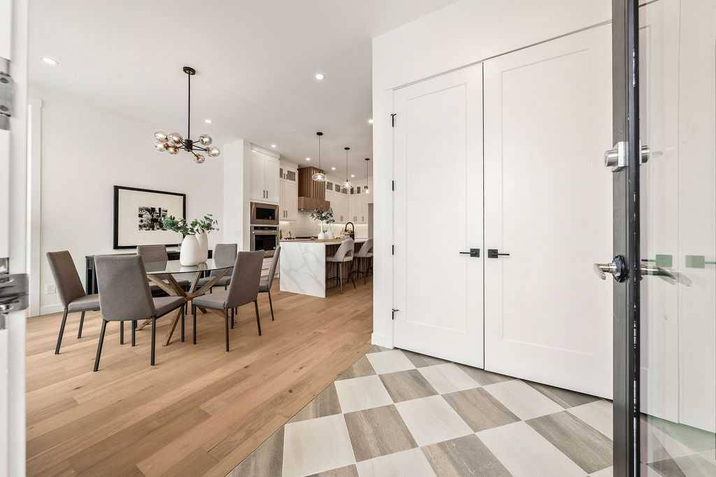 Calgary, AB T3C 0V3,3115 13 AVE SW
