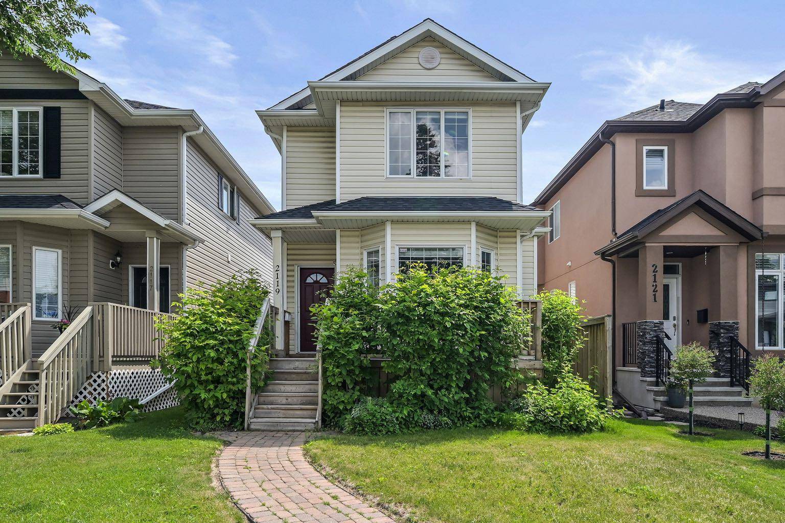 Calgary, AB T2T 0P1,2119 21 AVE SW