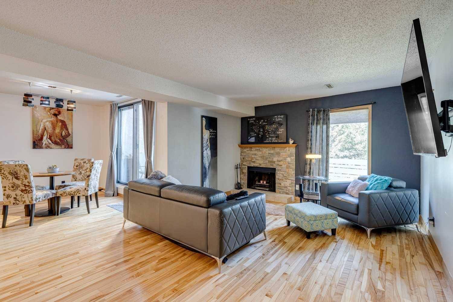 Calgary, AB T2L 1Y3,3500 Varsity DR Northwest #1810