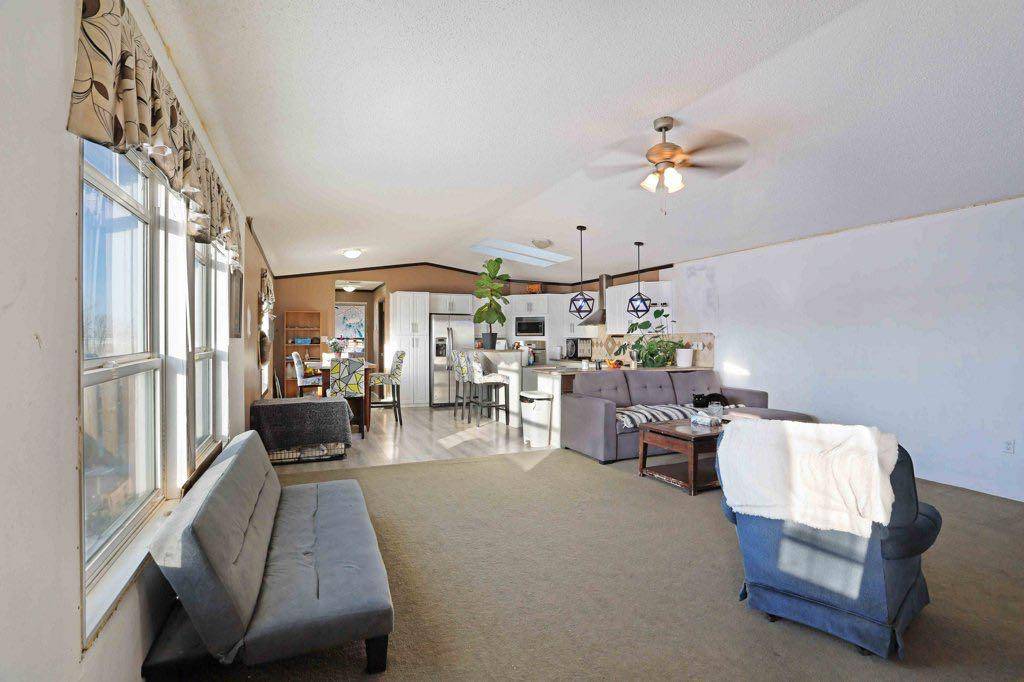 Brooks, AB t1r 0x1,127 Meadowplace DR