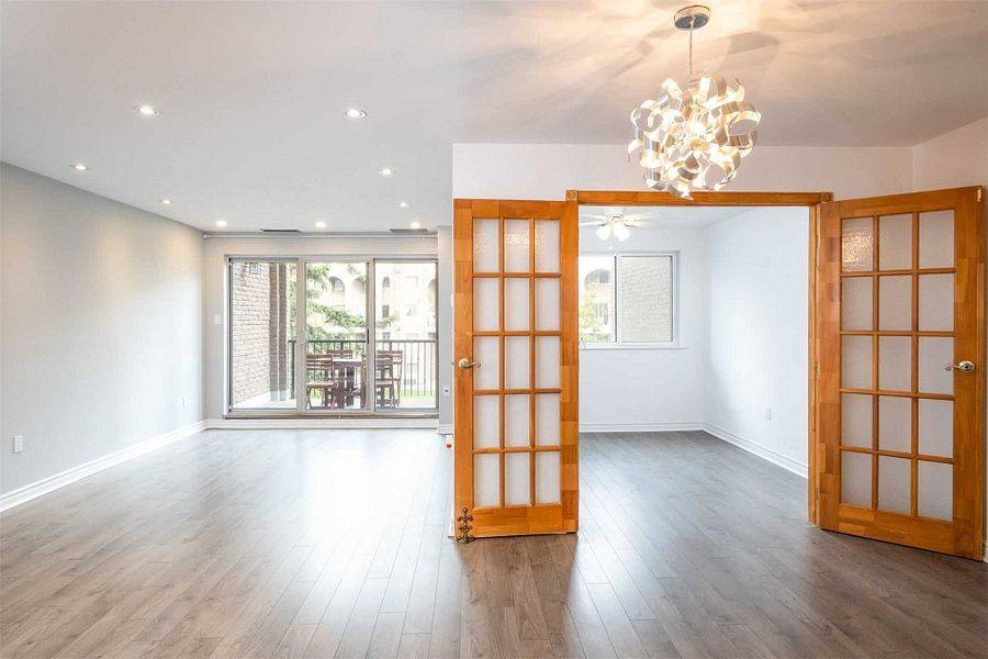 Toronto C15, ON M2H 3J8,4001 Don Mills RD #241