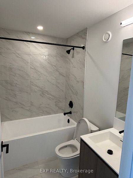 Mississauga, ON L5H 0B2,80 COVESIDE DR #72