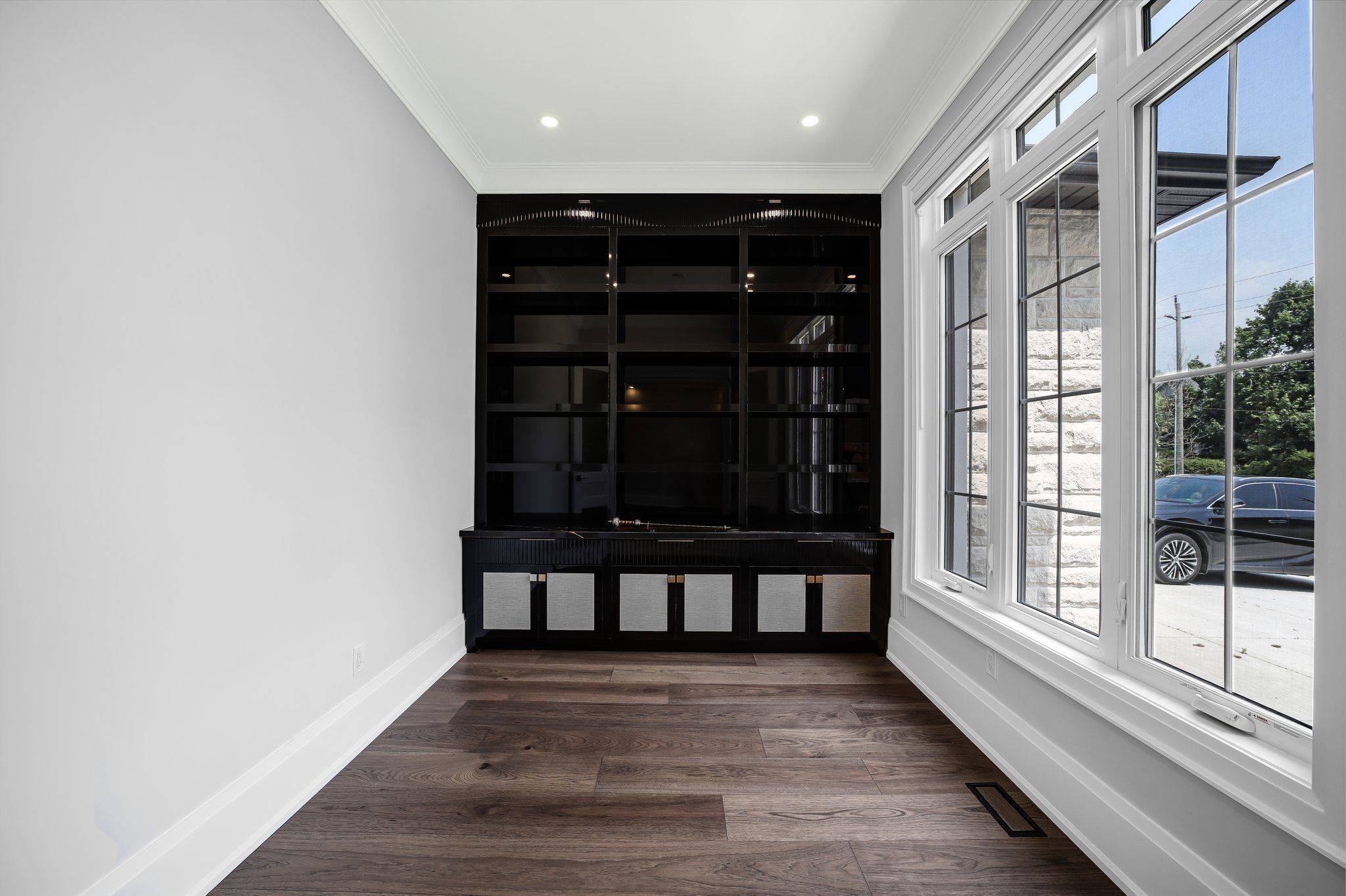 Oakville, ON L6L 4J5,438 Sherin DR