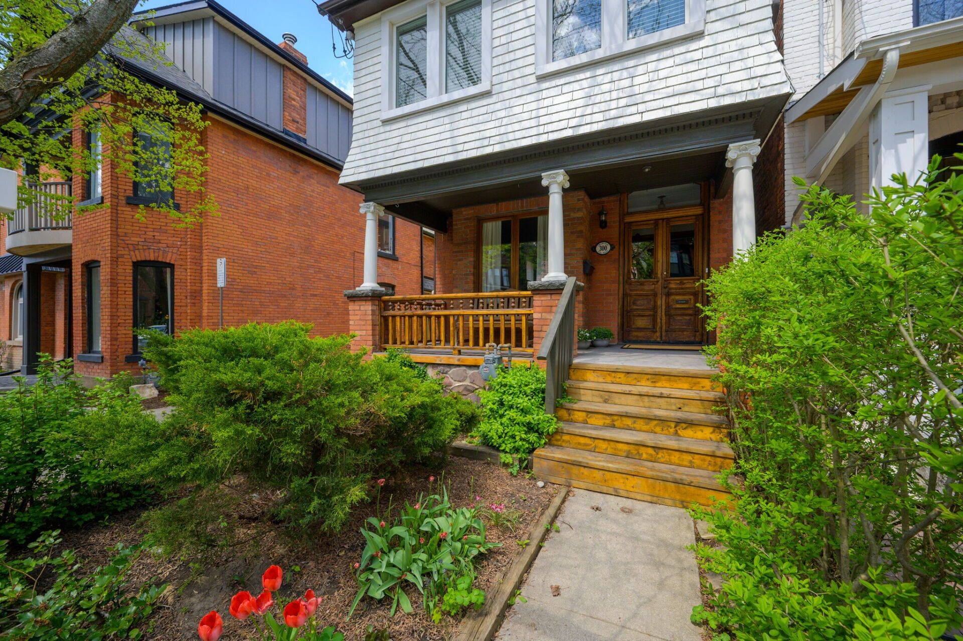 Hamilton, ON L8P 2E5,300 Charlton AVE W