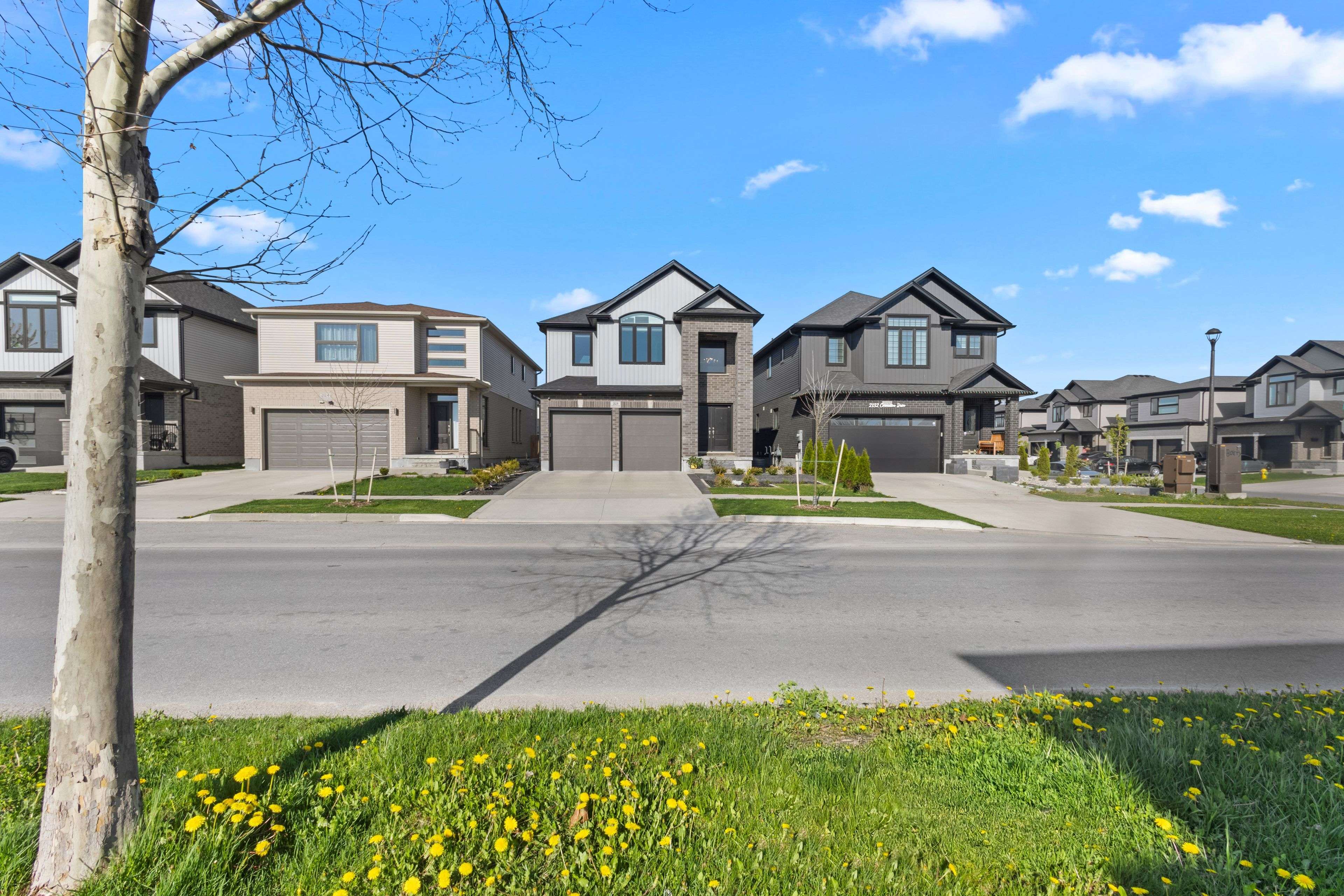 London North, ON N6G 0A7,2128 Coronation DR