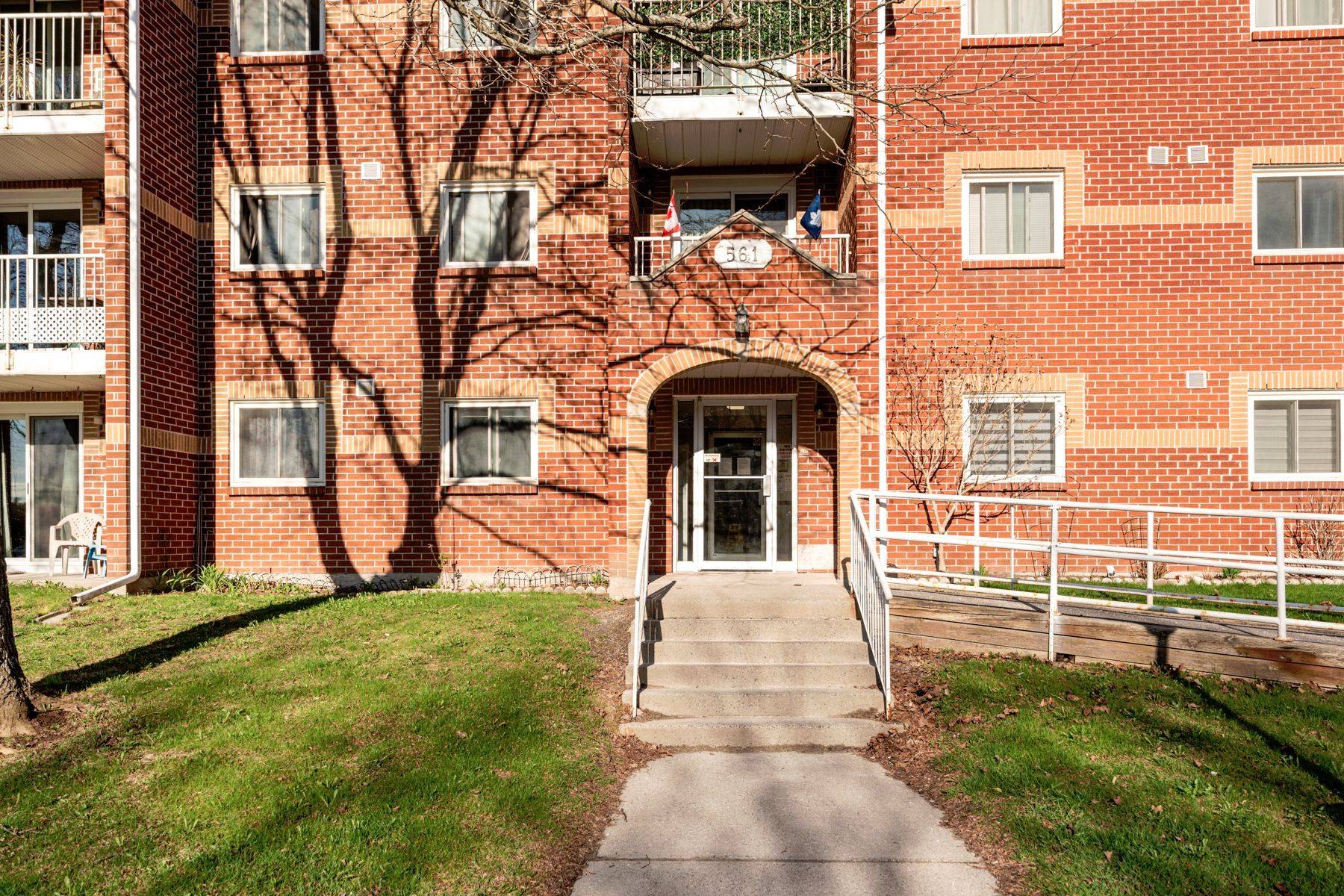561 Armstrong RD #206, Kingston, ON K7M 8J9