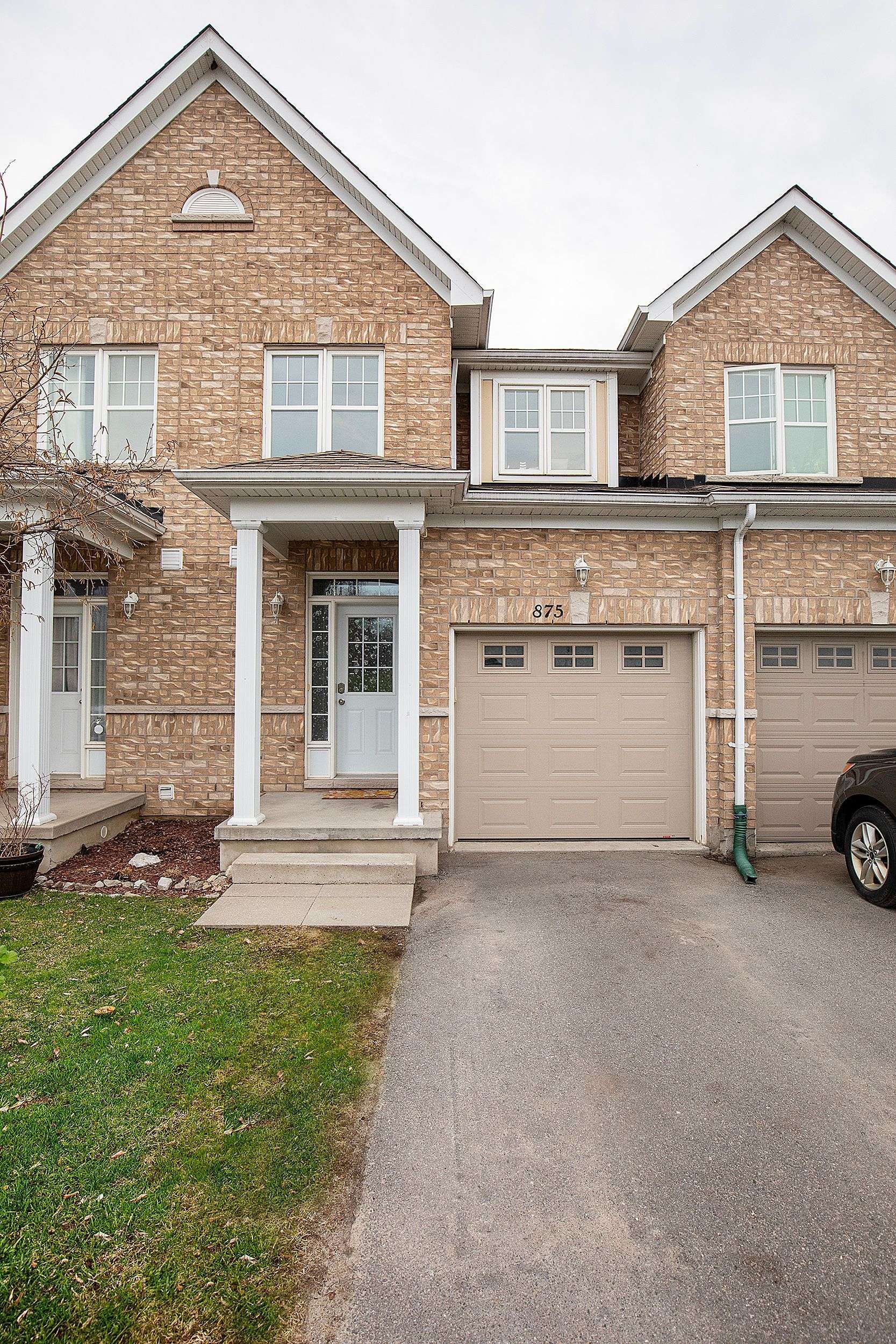 875 Newmarket LN, Kingston, ON K7K 0C8