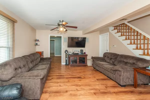Hamburg Boro, NJ 07419,19 Card St