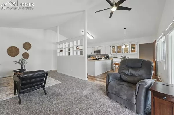 Colorado Springs, CO 80917,5050 Bunk House LN