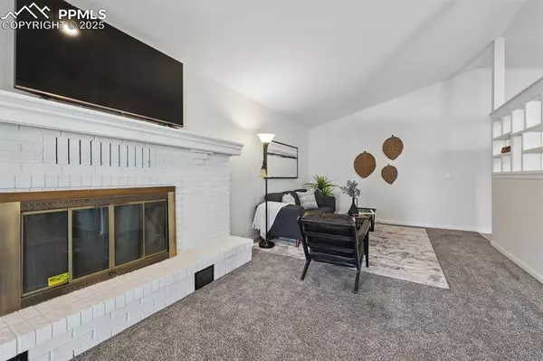 Colorado Springs, CO 80917,5050 Bunk House LN