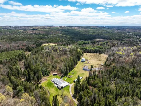 Springwater, ON L9X 0M1,1076 Beaver Lane N/A