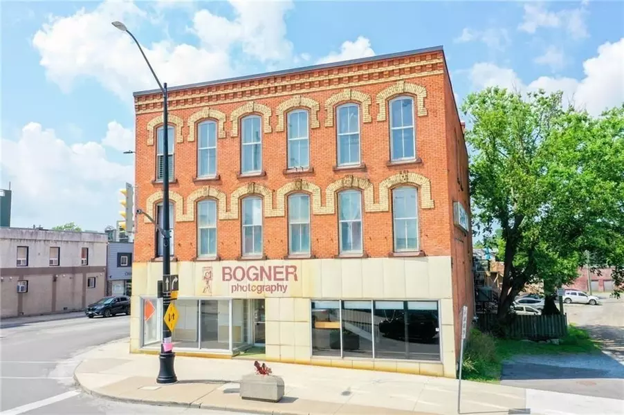 28 West Main ST, Welland, ON L3C 4Z6